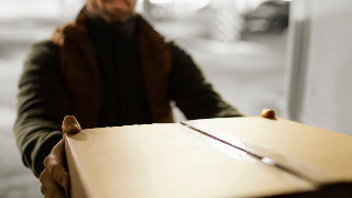 Servizi di spedizione: come scegliere il corriere giusto e spedire senza errori